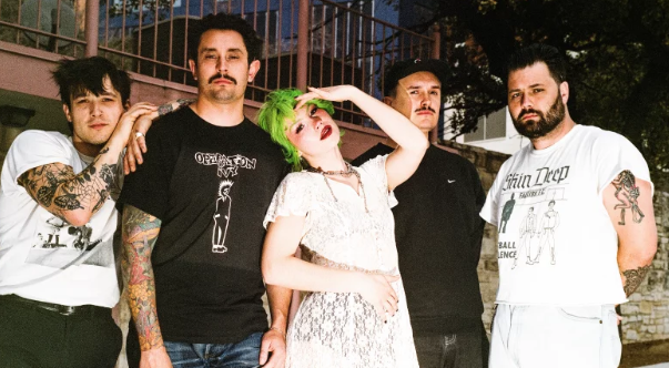 Kat Moss, Revitalizing Frontwomen in Bands